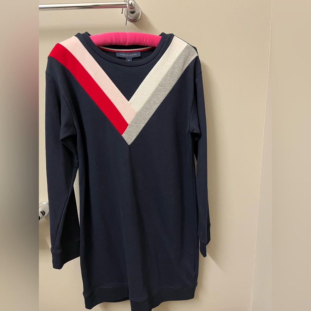 NWT Tommy Hilfiger Navy long sleeve dress. Size Small